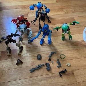 Lego Bionicles (early 2000’s)